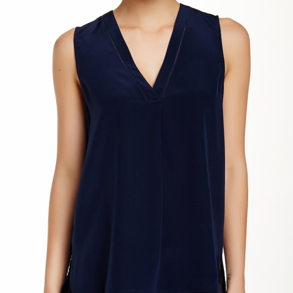 Vince navy v neck 100% silk tank xs